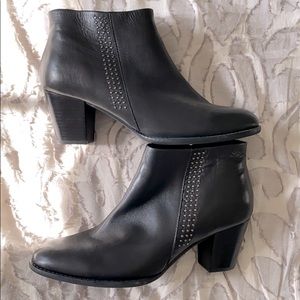 Women’s Vionic Ankle Boots